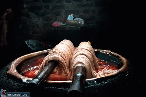 رنگرزی سنتی و صنعتی فرش چگونه انجام می شود؟