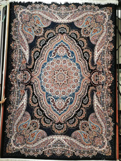 فرش روژان 700 شانه زمینه سرمه ای - پلی استر