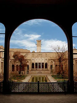 موقعیت جغرافیایی و اقلیمی کاشان