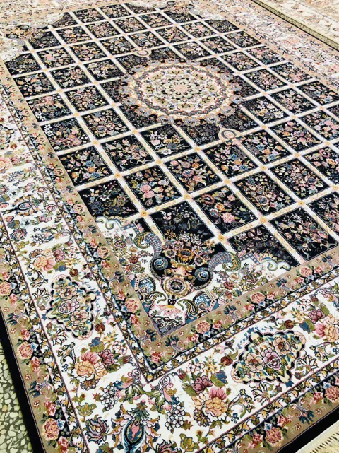فرش 700 شانه گل برجسته نقشه گلسا سرمه ای