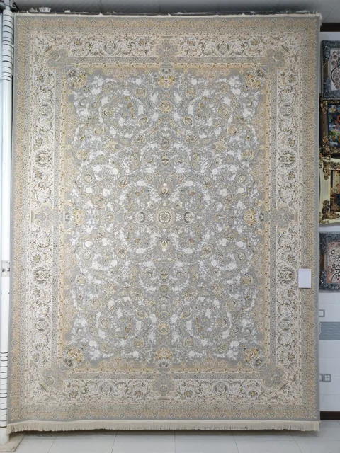 فرش 1500 شانه برجسته نقشه افشان طلاکوب زمینه نقره ای