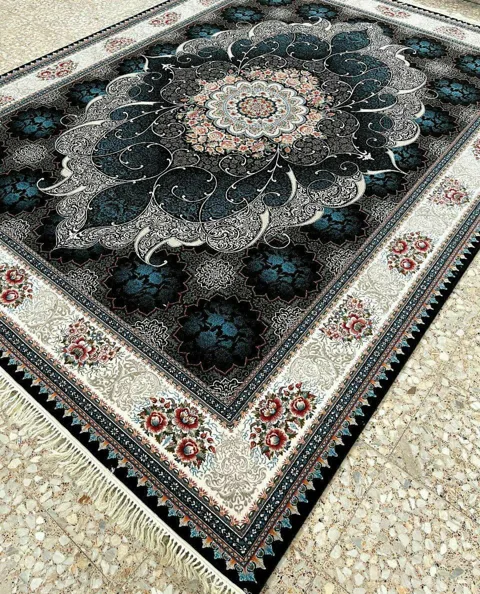 فرش 700 شانه نقشه چکاوک زمینه سرمه ای - پلی استر