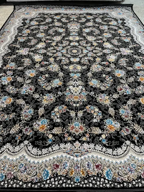 فرش 700 شانه نقشه افشان رها زمینه سرمه ای – پلی استر
