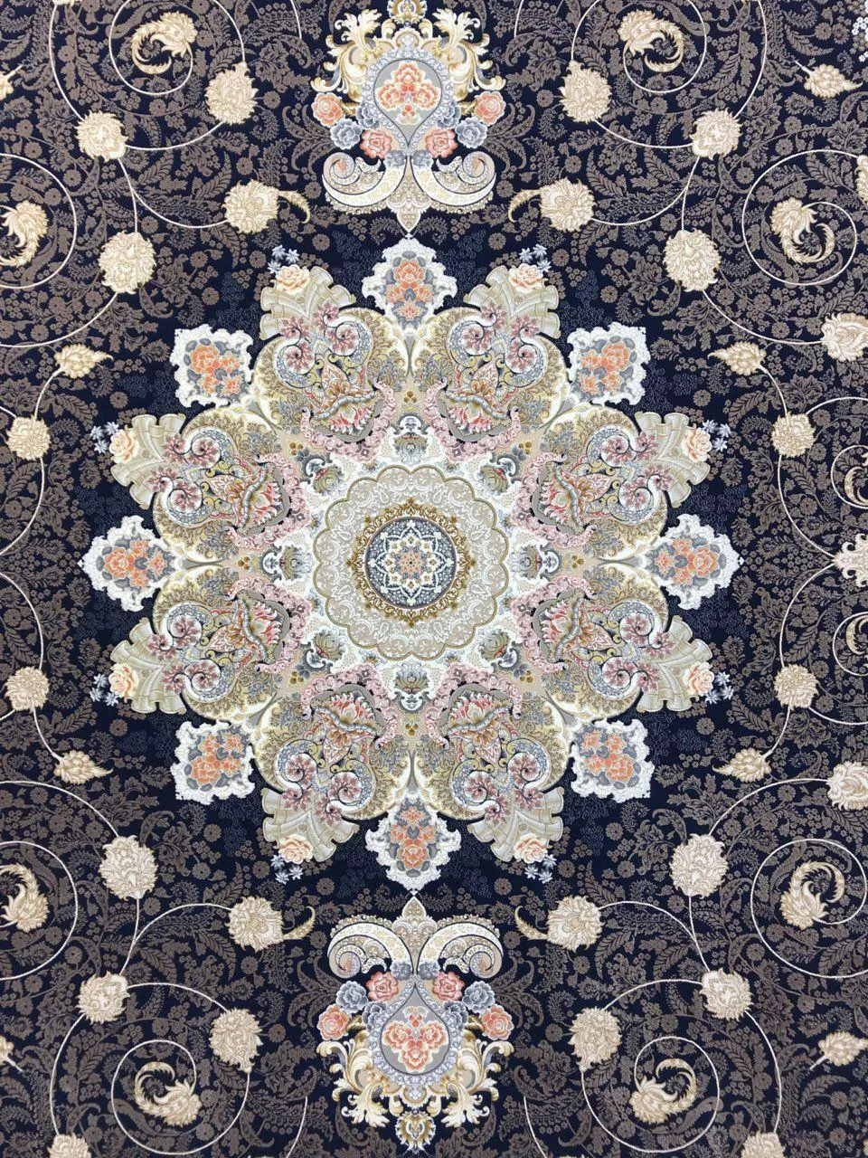 فرش 1500 شانه نقشه نوین زمینه سرمه ای - گل برجسته