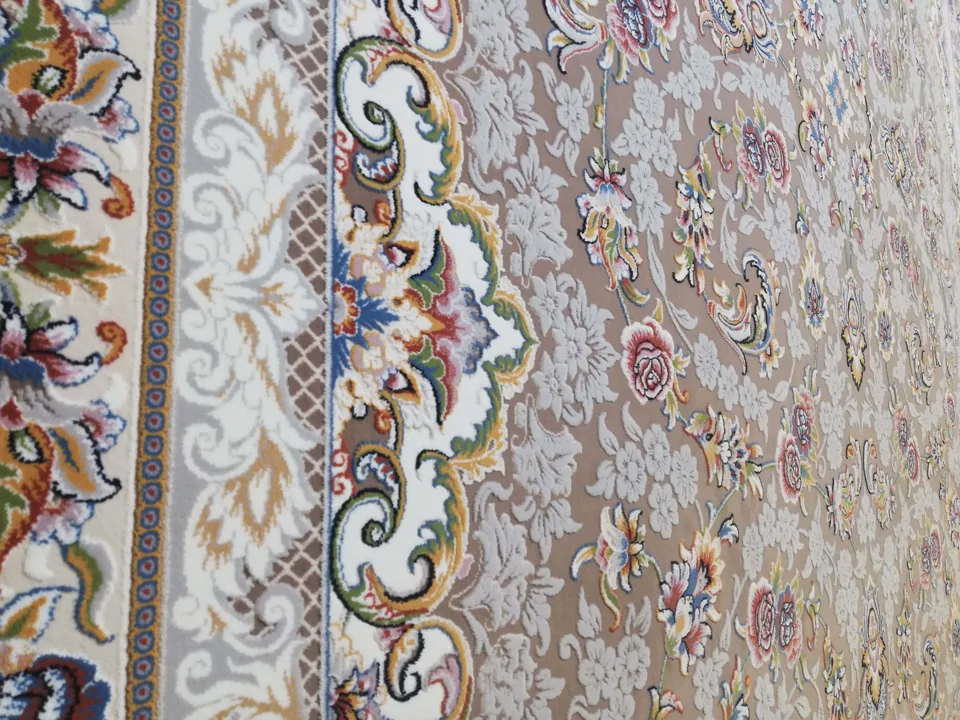 فرش 700 شانه گل برجسته نقشه افشان رژا زمینه نسکافه ای