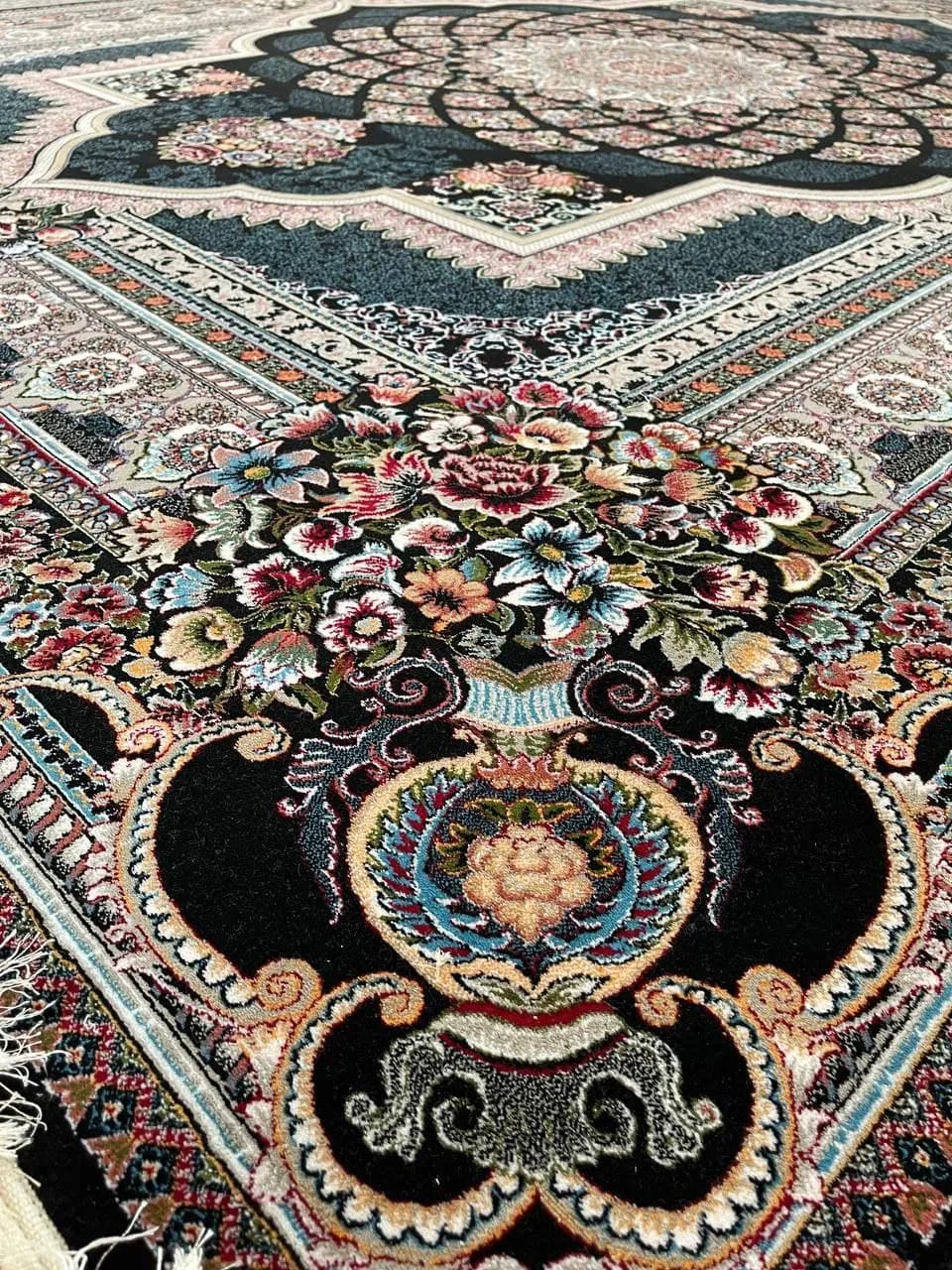 فرش 700 شانه نقشه لوکس زمینه سرمه ای - پلی استر