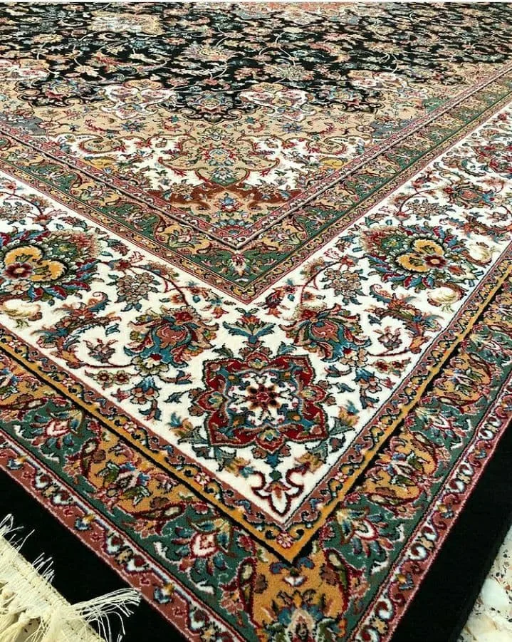 فرش 700 شانه نقشه نایین زمینه سرمه ای - پلی استر