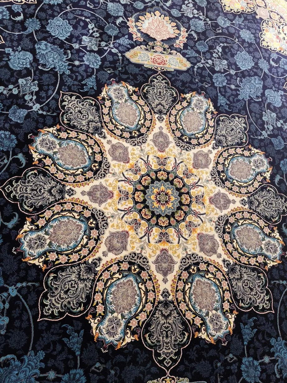 فرش 1000 شانه نقشه سروناز زمینه سرمه ای