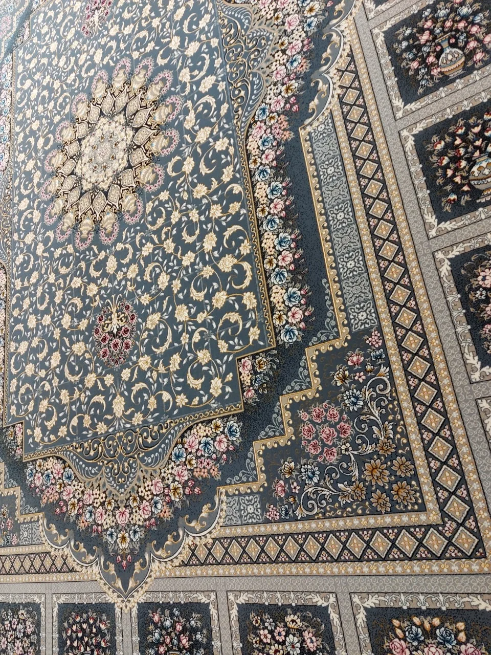 فرش 700 شانه نقشه خاطره زمینه دودی از نمای نزدیک