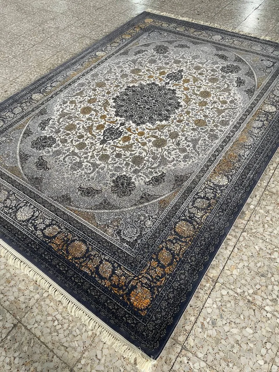 فرش 700 شانه نقشه وینتیج رادمان زمینه دلفینی