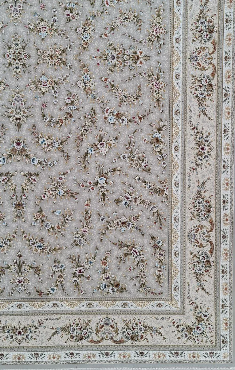 فرش 1500 شانه برجسته نقشه افشان کژال زمینه نقره ای از نمای گوشه