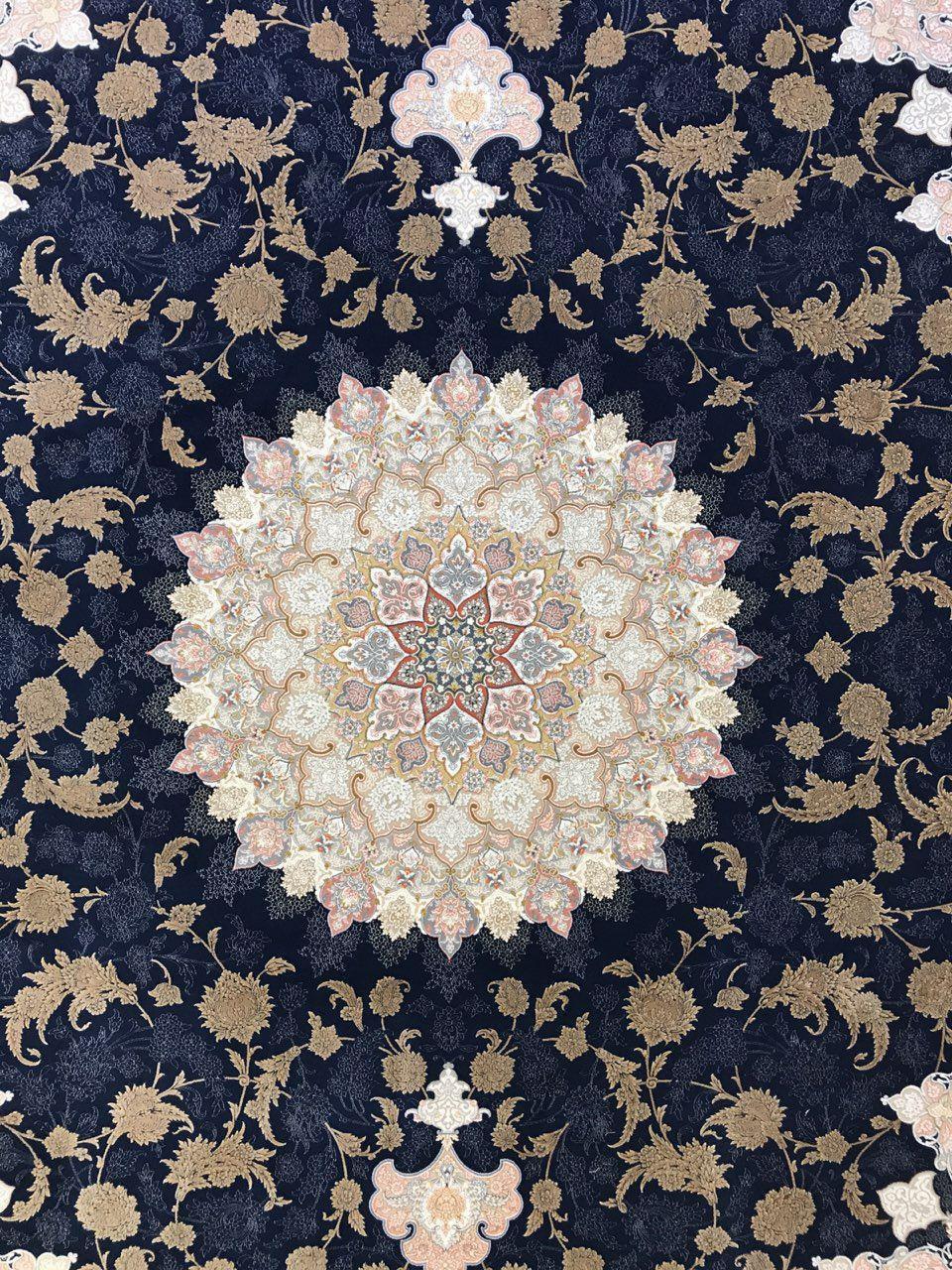فرش 1500 شانه نقشه اصفهان زمینه سرمه ای - گل برجسته 2