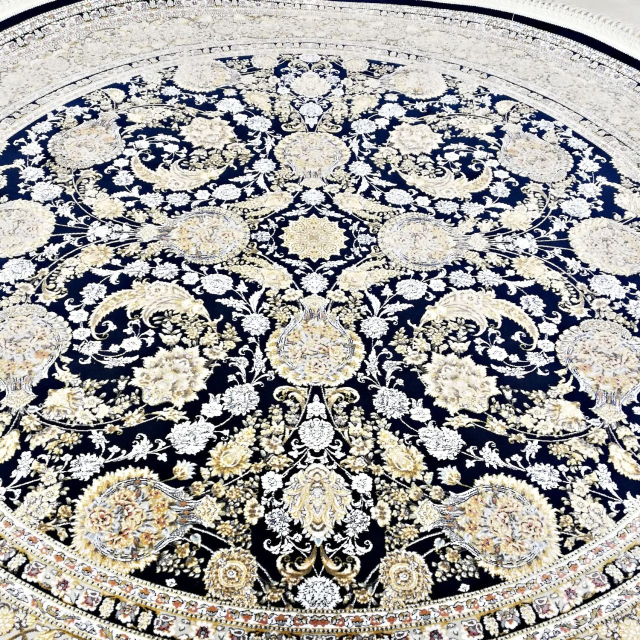 فرش گرد 1500 شانه نقشه افشان زمینه سرمه ای قطر 1/5 متر 2