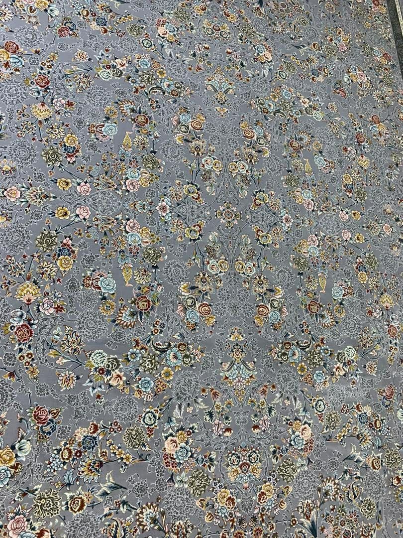 فرش 1200 شانه نقشه شاه گل زمینه نقره ای