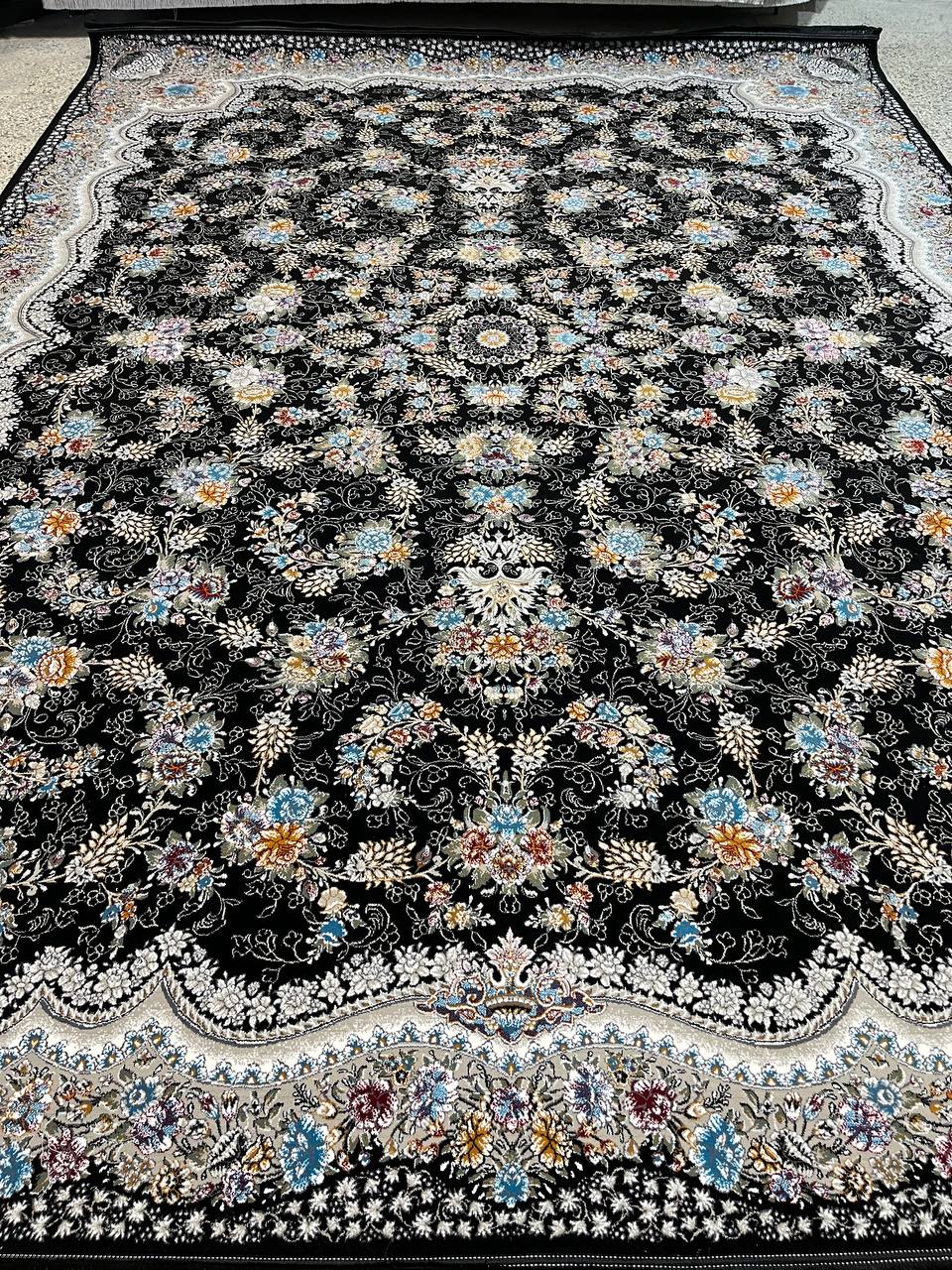 فرش ۷۰۰ شانه نقشه افشان رها زمینه سرمه ای – پلی استر