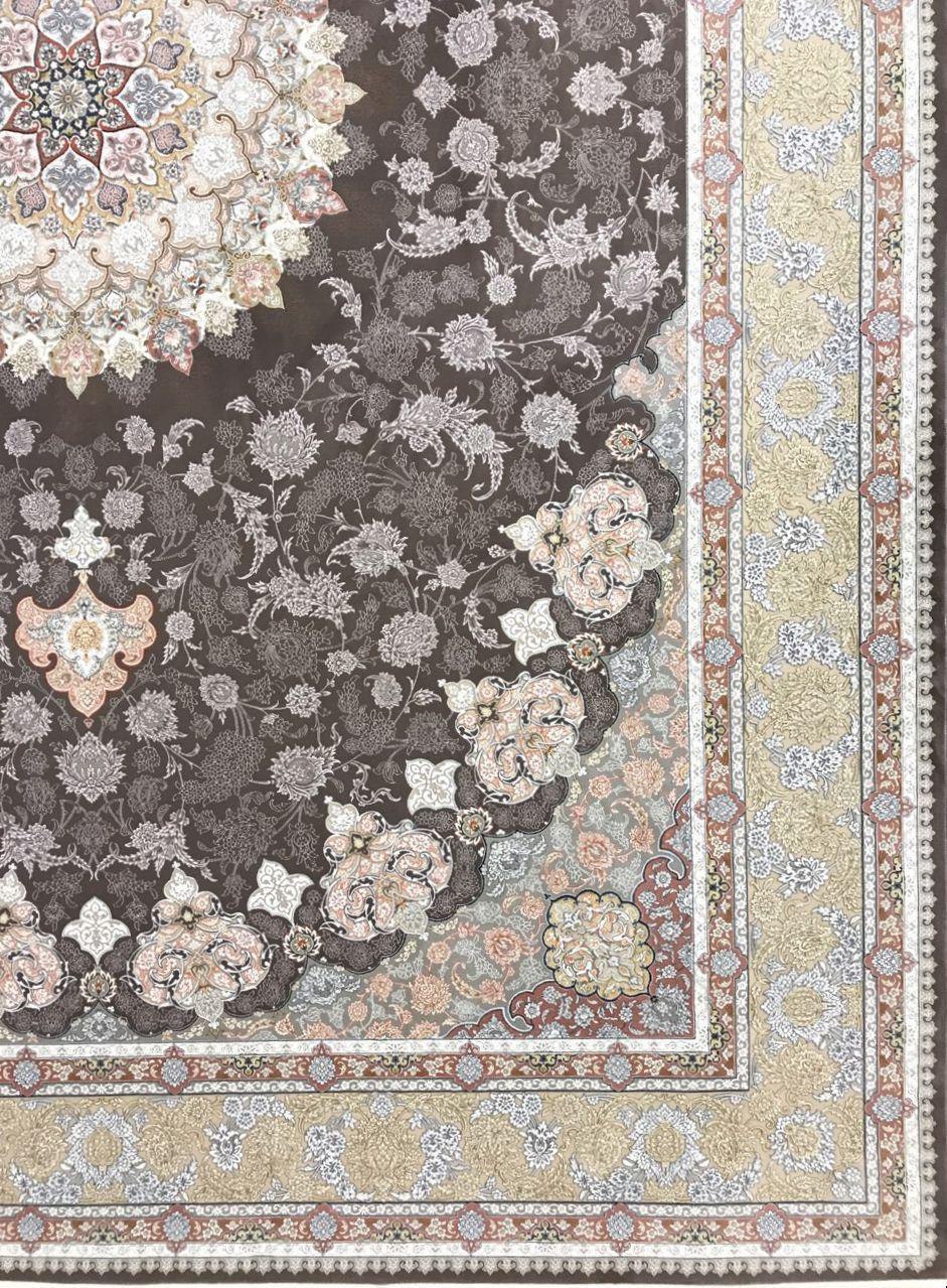 فرش 1500 شانه برجسته نقشه اصفهان زمینه قهوه ای 2 فرش ۱۵۰۰ شانه برجسته نقشه اصفهان زمینه قهوه ای - Image 2
