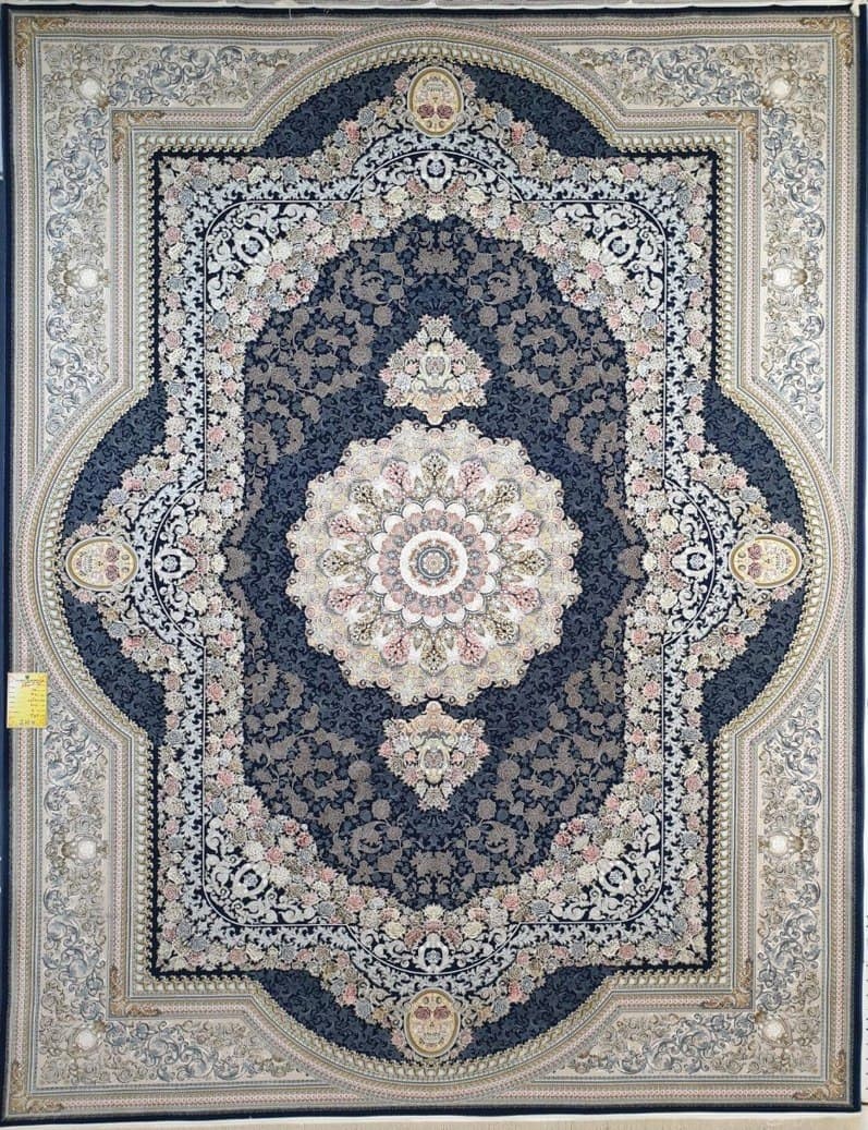 فرش ۱۵۰۰ شانه برجسته نقشه گیشا زمینه سرمه ای