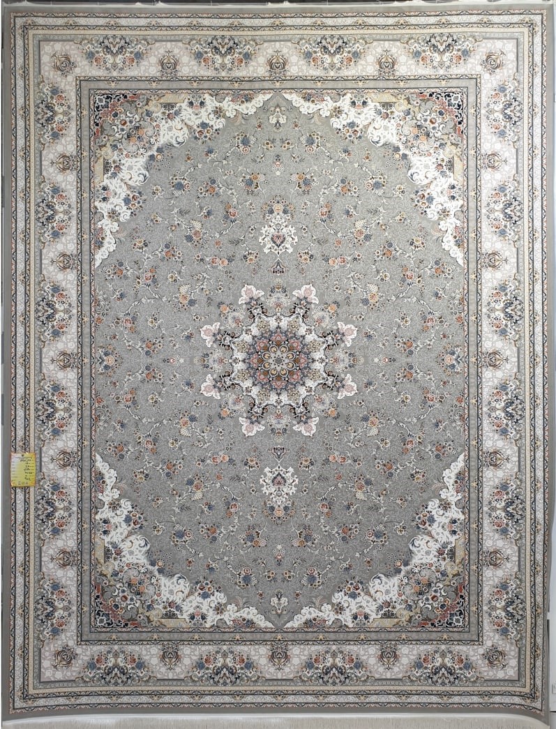فرش ۱۵۰۰ شانه برجسته نقشه گلستان زمینه نقره ای